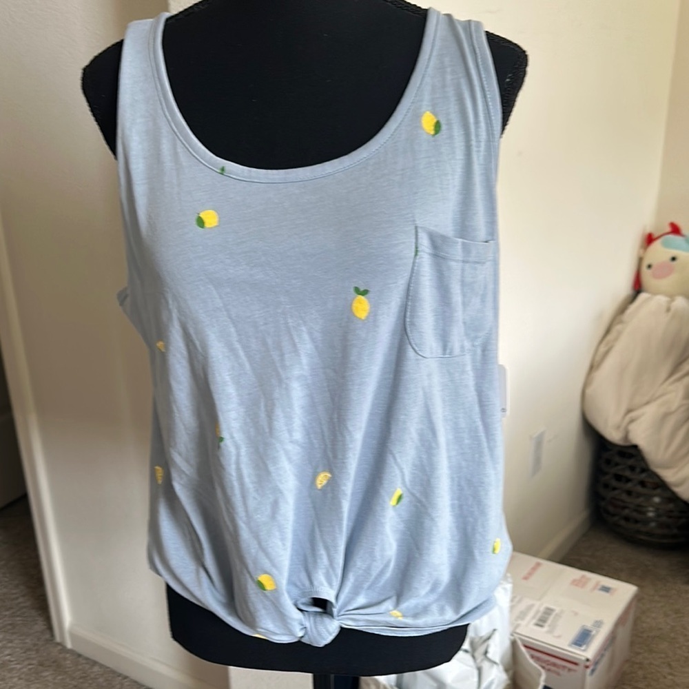 Nwt rebellious one super cute periwinkle sleeveless lemon top with tie in front